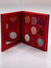 Load image into Gallery viewer, KEE Essential Beauty Love Eyeshadow Palette