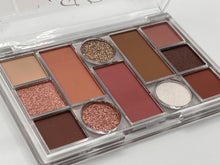 Load image into Gallery viewer, “New” Transparent Eyeshadow  Palette
